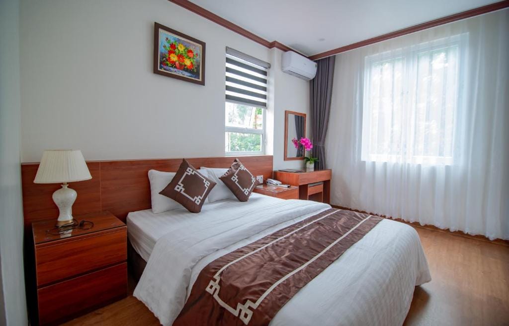 LUXURY HOSTEL — 1