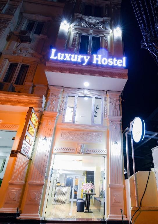 LUXURY HOSTEL — 5