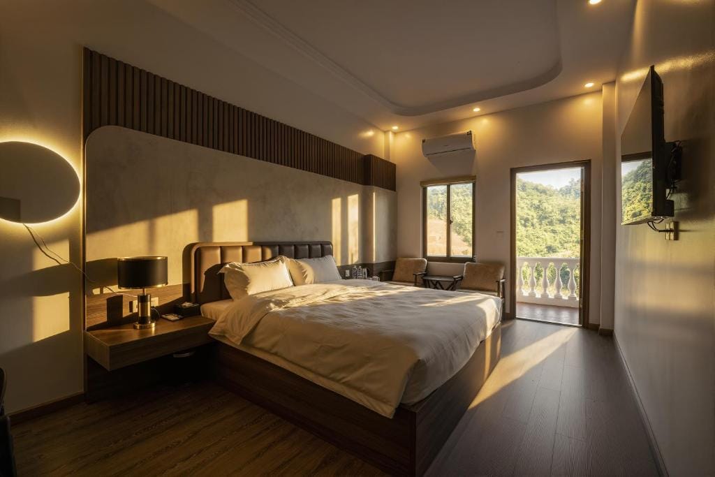 Odyssey Hotel 2, Tours & Motorbikes Rental — 2
