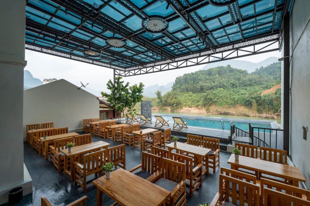 Odyssey Hotel 2, Tours & Motorbikes Rental — 4