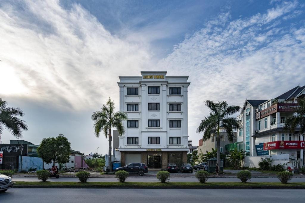 LUXURY II HOTEL — 5