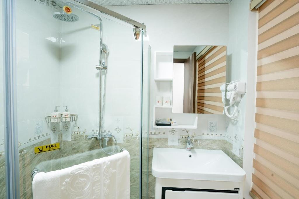 Thành Đô Hotel Hạ Long — 3