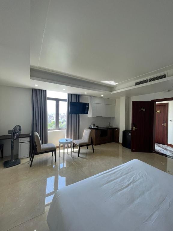 Lotus Hotel & Apartment — 2