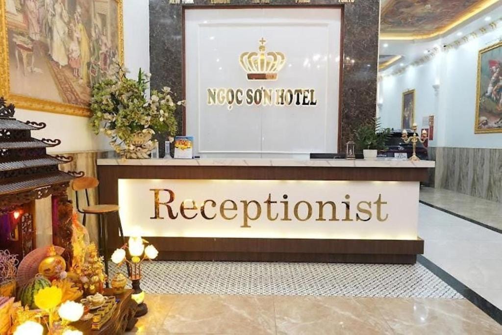 Ngọc Sơn Hotel — 2