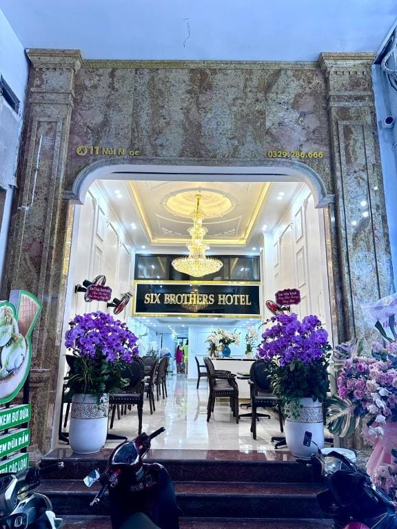 Six Brothers Boutique Hotel — 1