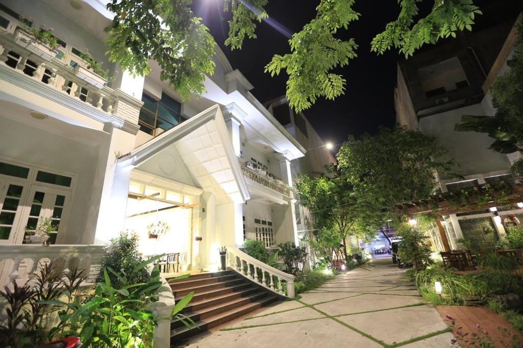 Tuong Vi Hotel — 1