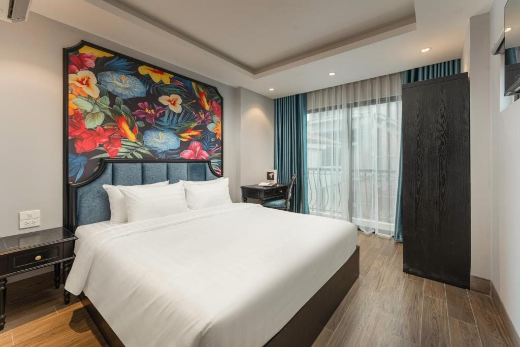 Aurora Hotel & Apartment — 1