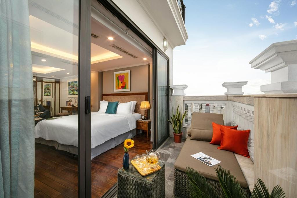 Hanoi Dalvostro Valentino Hotel & Spa — 1