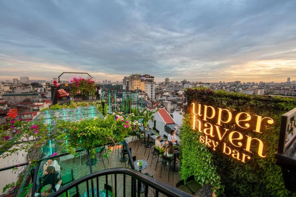 MAY DE VILLE Crown Hotel — 5