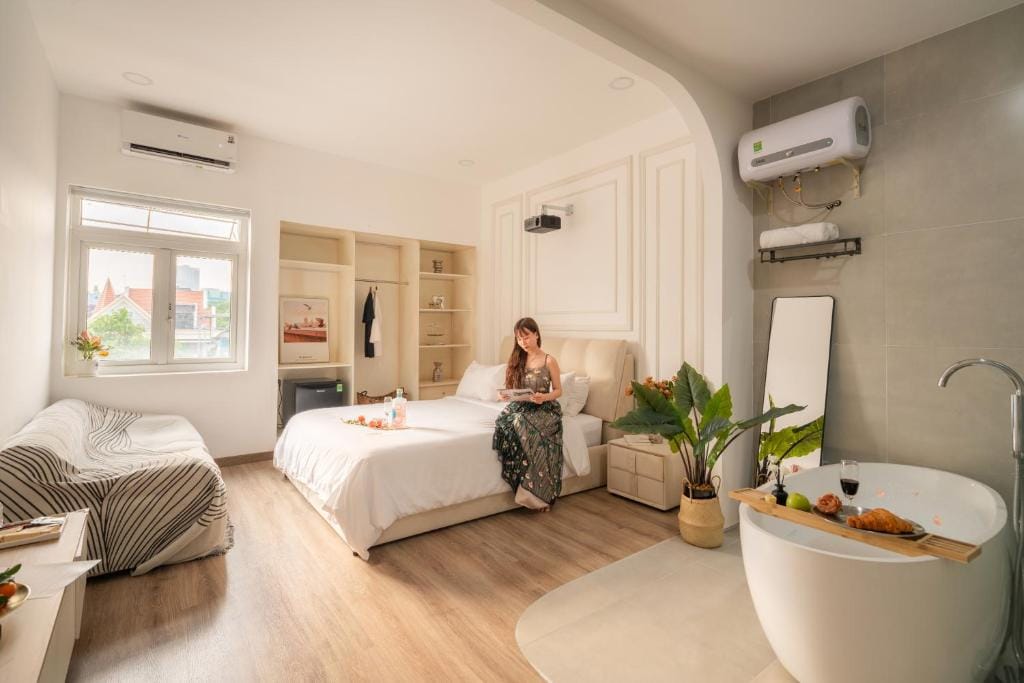 Chạm's Hotel & Homestay — 1