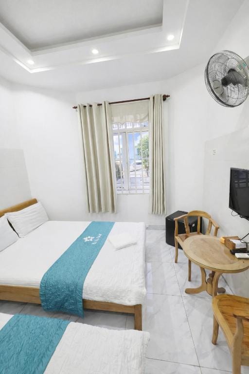 Hạ Vy Hotel Quận 9 — 4