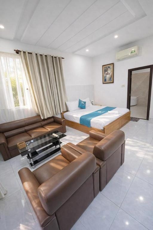 Hạ Vy Hotel Quận 9 — 5