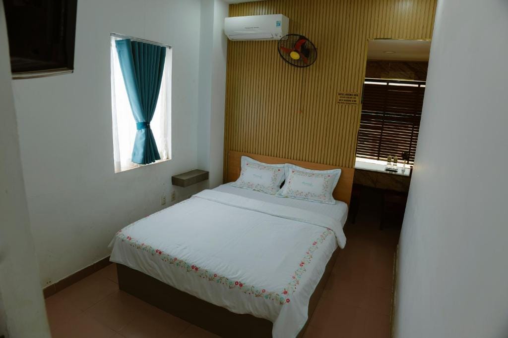 Hoàng Sơn Hotel — 1