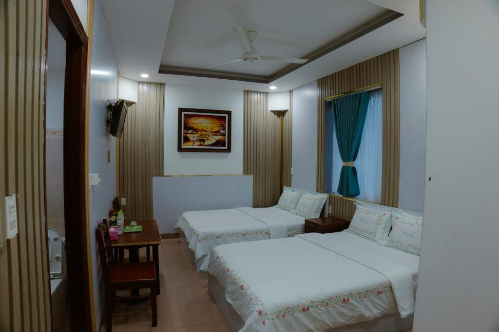 Hoàng Sơn Hotel — 2