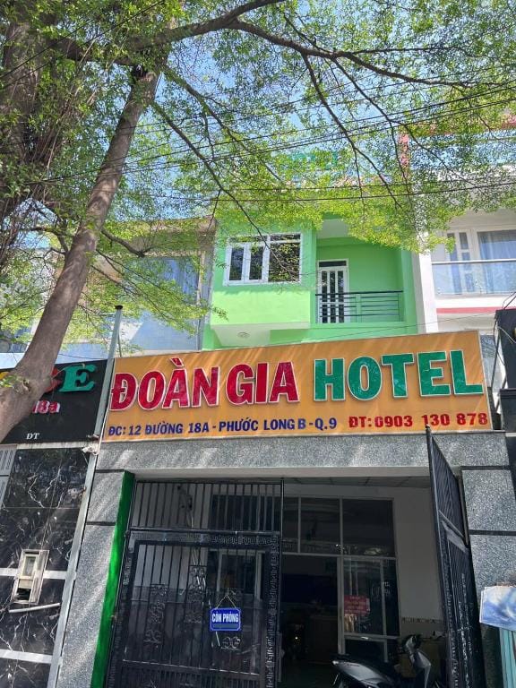 Khách Sạn Đoàn Gia — 1