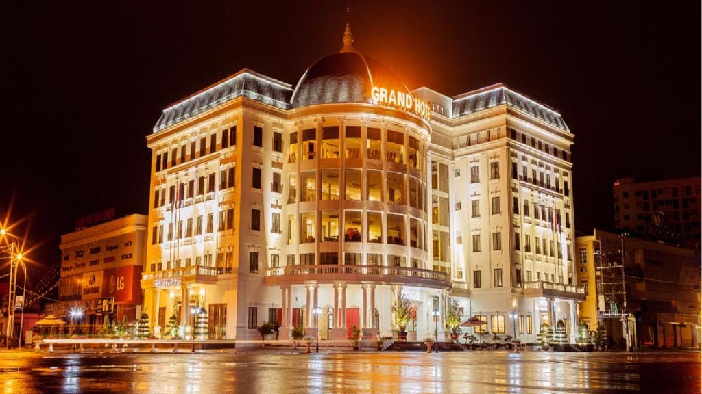Grand Hotel — 1
