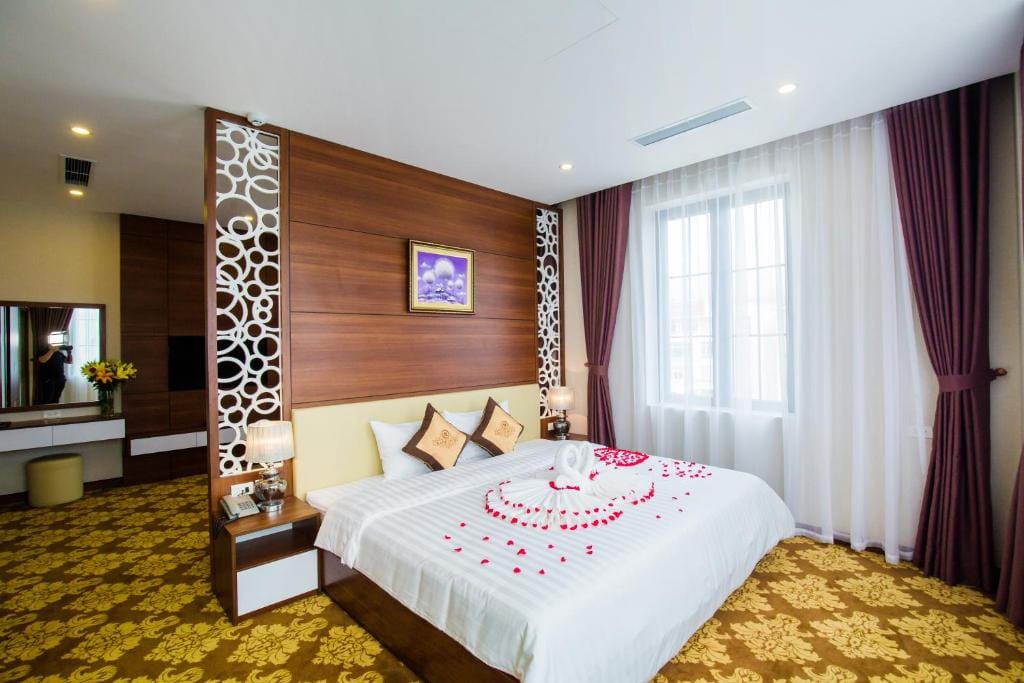 Grand Hotel — 2