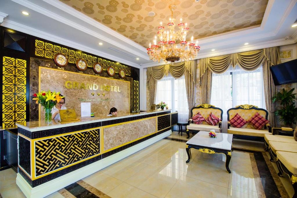 Grand Hotel — 4