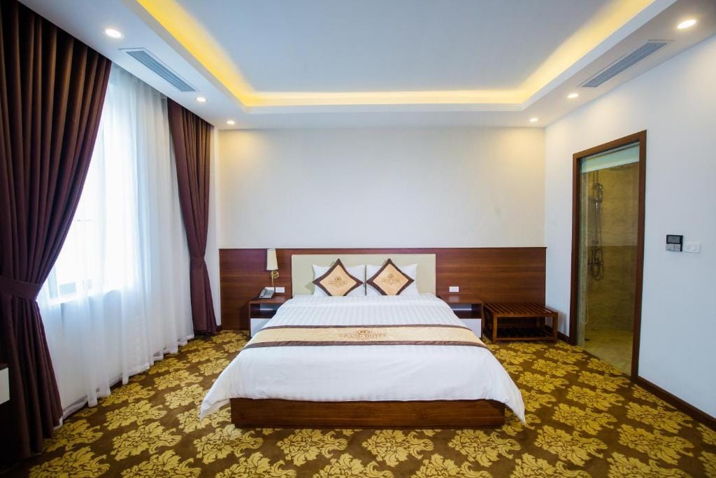 Grand Hotel — 5