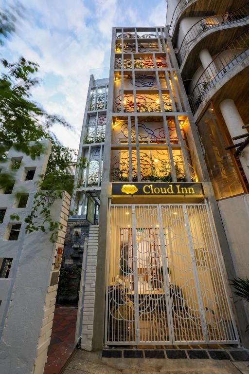 Cloud Inn Hotel — 1