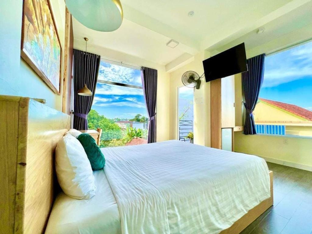 Hue Four Seasons Hotel — 1