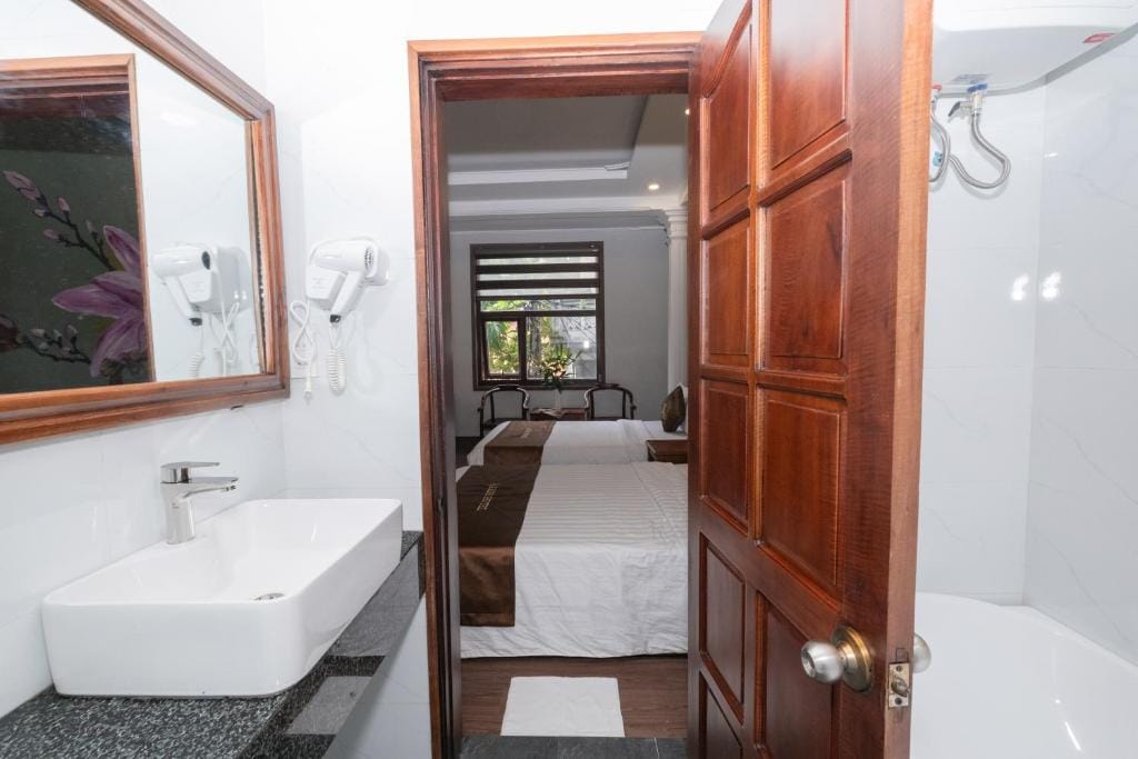 Jade Hotel — 3