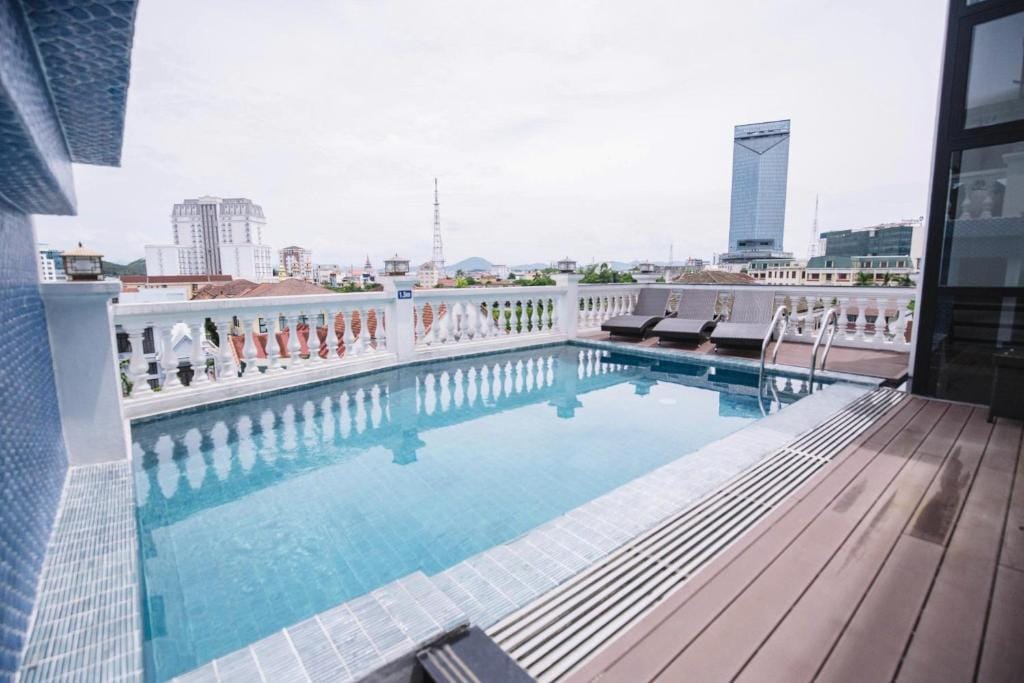 The ORCHID PREMIUM Hotel — 3