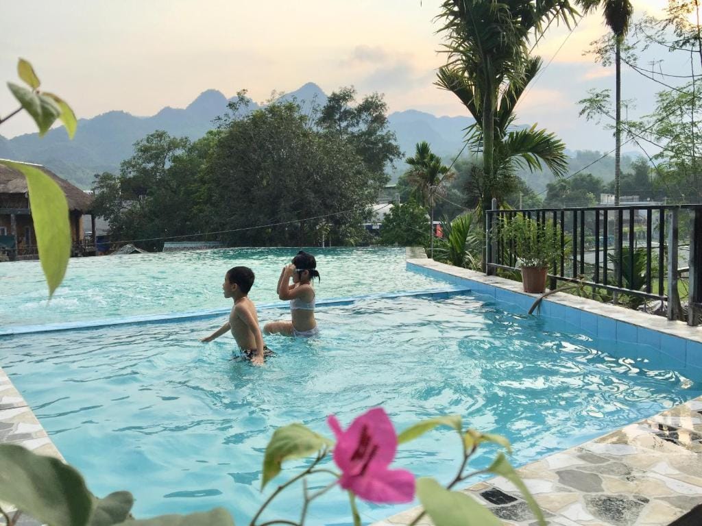 Mai Chau Sunset Boutique Hotel — 1