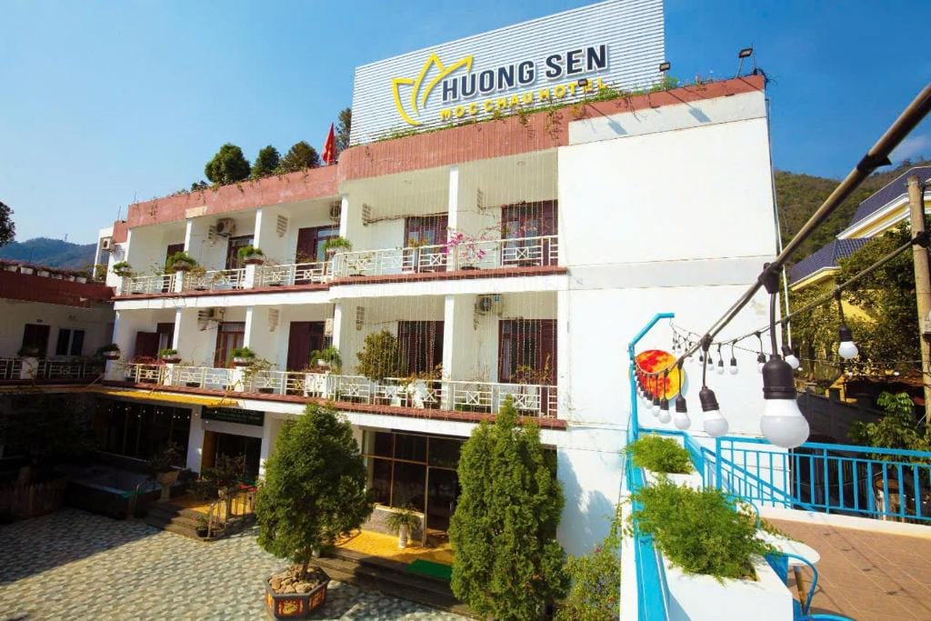 Hương Sen Hotel MC - by BAY LUXURY