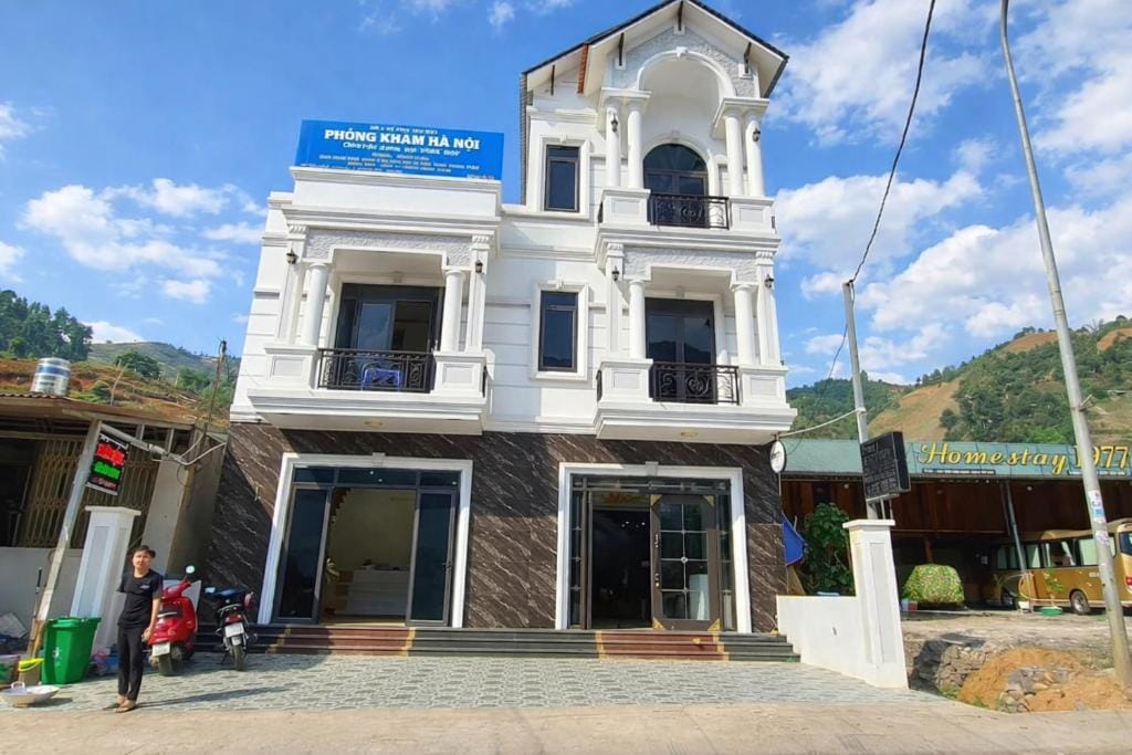 Chely Hotel — 1