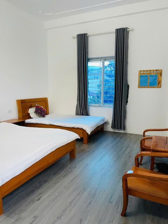 Moon Hotel ,taxi ,trek & Spa