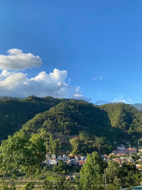 Nhà trên đồi - Windy Hill — 1
