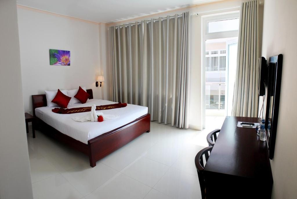 1001 Nights Hotel — 2