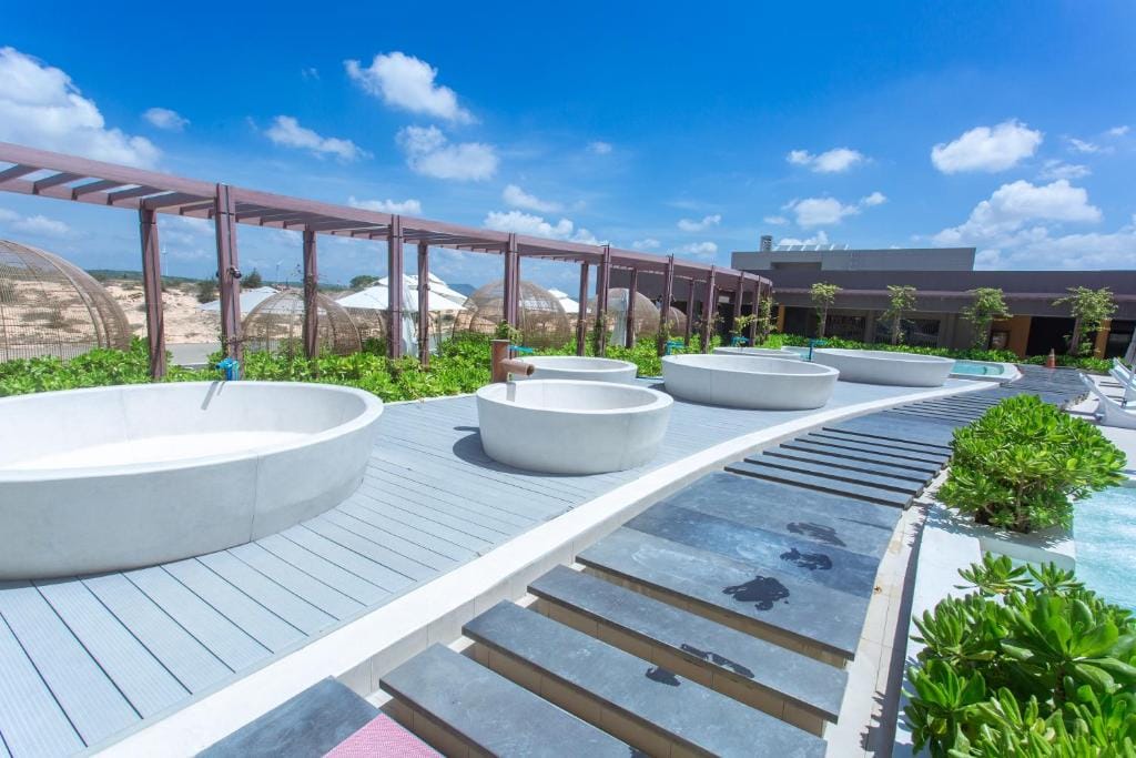 Apec Mandala Cham Bay Mui Ne Condotel Sea View — 4
