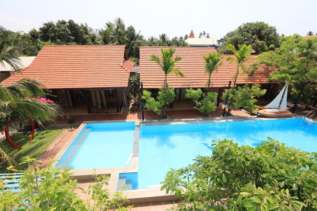 MAY Bungalow — 1