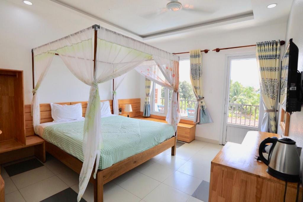 MAY Bungalow — 2