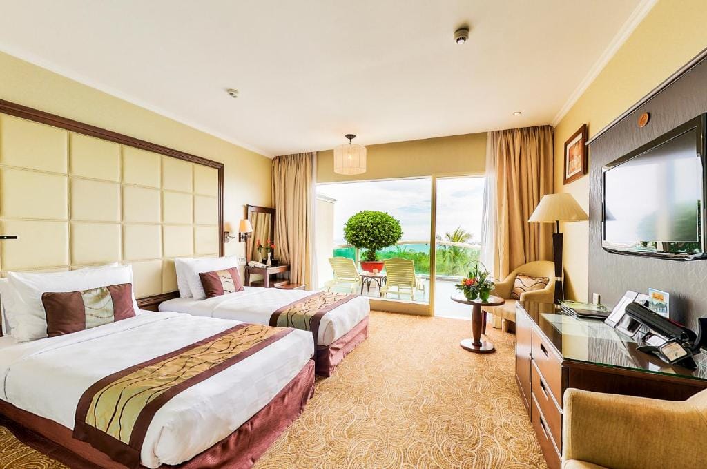 Sea Links Beach Hotel — 4