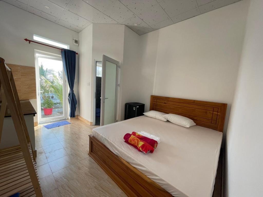 Windy hills hotel — 5