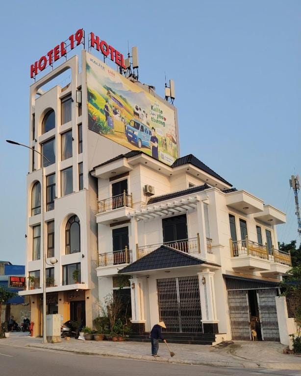 Hotel 19