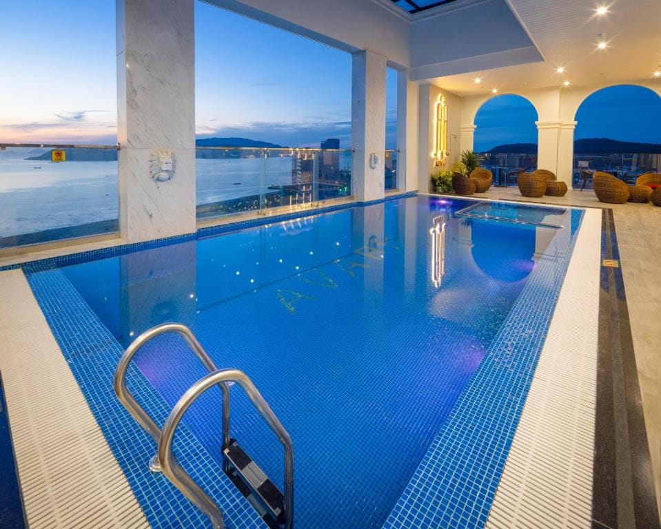 Avari Hotel — 1