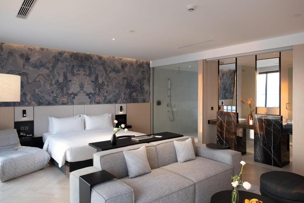 December Hotel — 4