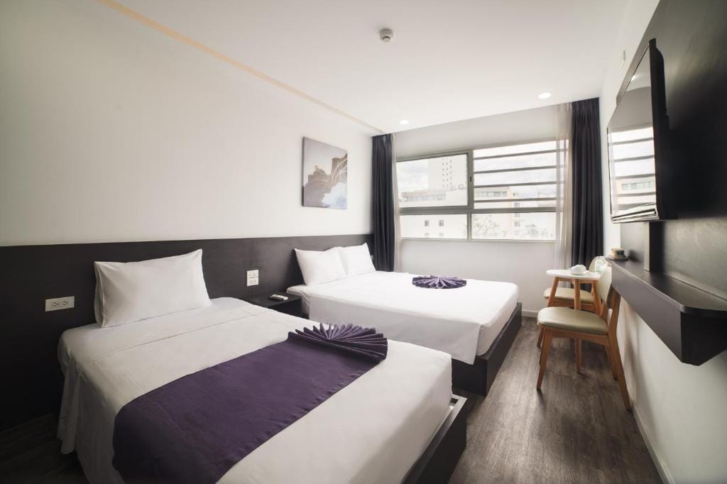 Dolphin Hotel Nha Trang — 2