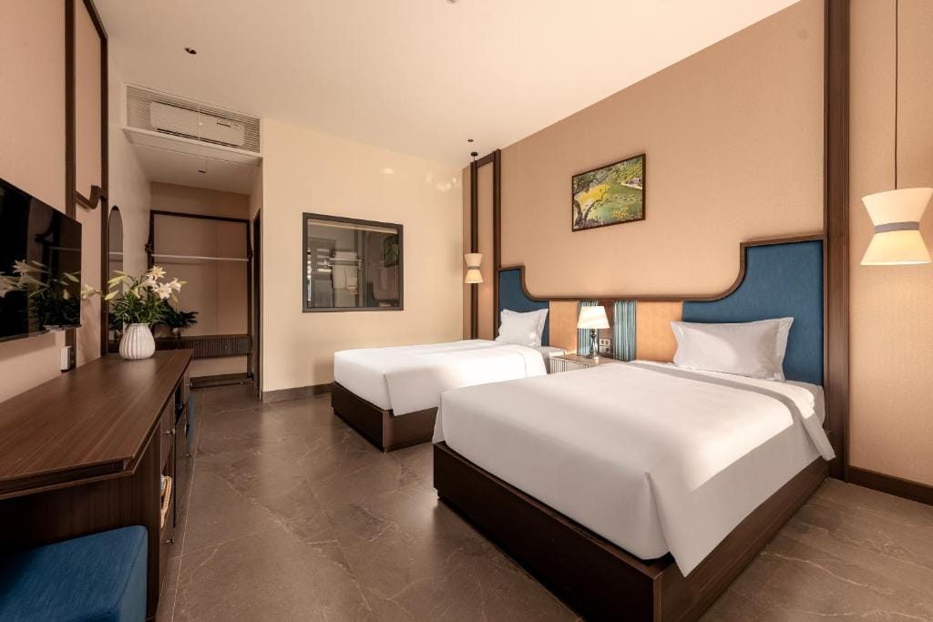 Tam Coc Center Luxury Hotel & Villa — 5