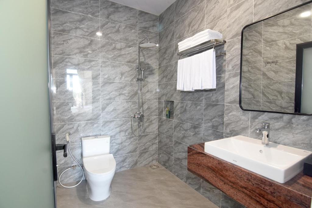 Hùng Anh Hotel — 3