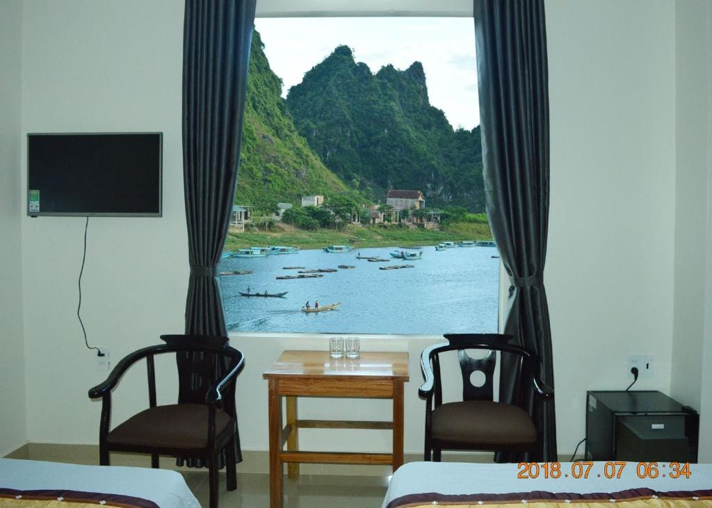 Son Doong Riverside — 1