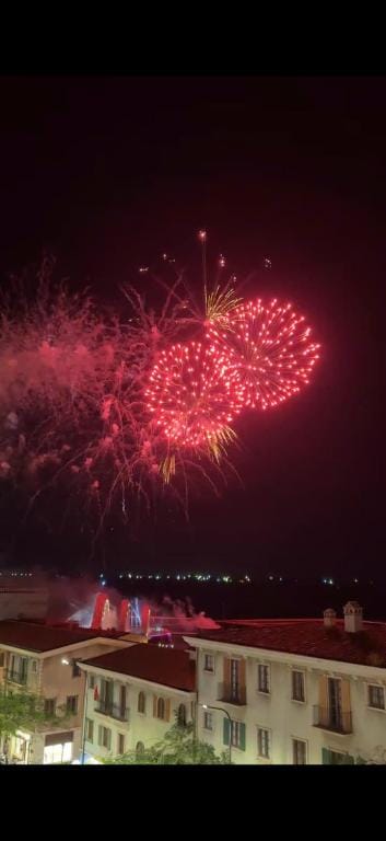 Thành Vinh Hotel - FIREWORKS OCEAN VIEW - FREE BUGGY — 1