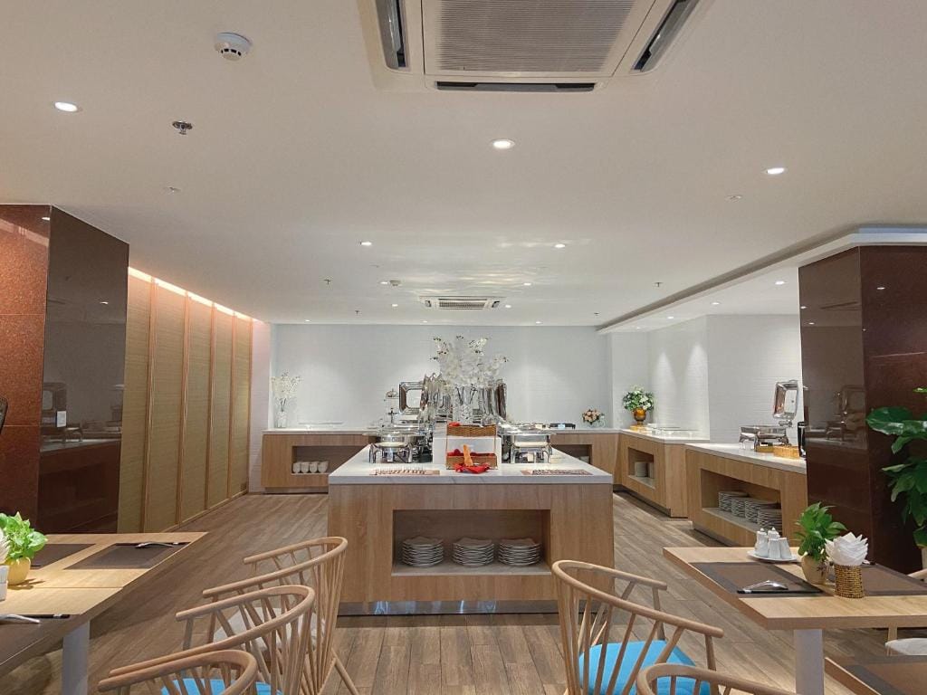 HẢI ÂU BIÊN CƯƠNG — 4