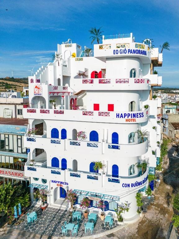 Happiness Hotel — 4