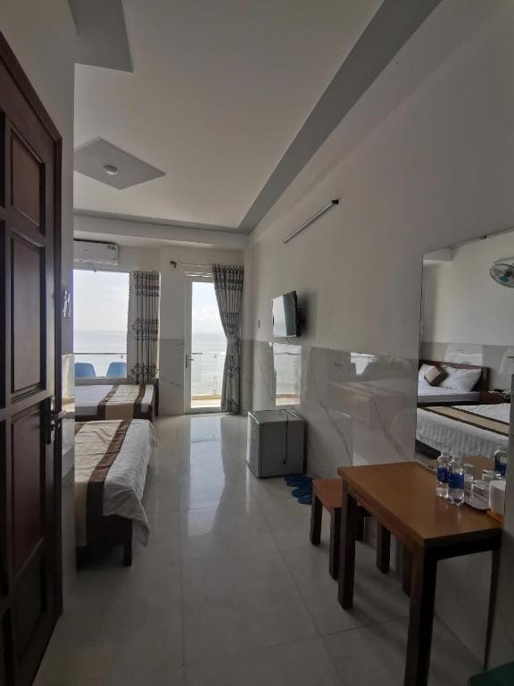 Hotel Vi-vu nhìn ra biển — 4