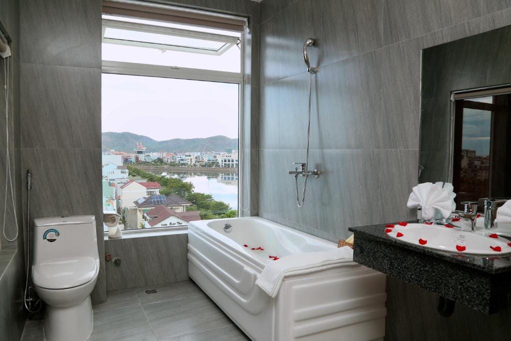 Thanh Van Hotel Quy Nhon — 3